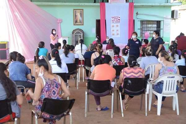 Octubre Rosa: Brindan atención a 80 mujeres del penal de CDE - La Clave