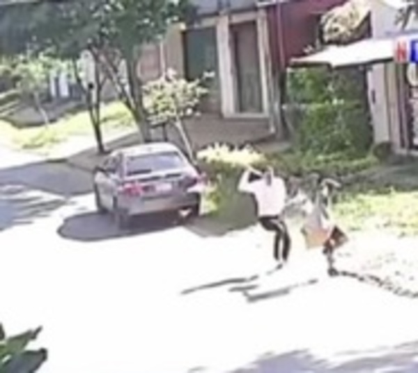 Garroteó a presunto ladrón en Luque - Paraguay.com