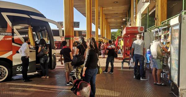 La Nación / Sector de transporte internacional comienza a reactivar para viajes a Argentina
