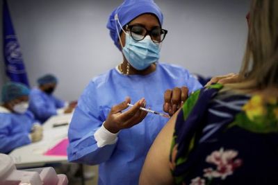 El 39% de la población latinoamericana está completamente vacunada, según OPS - Mundo - ABC Color