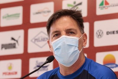 Crónica / Berizzo he'i que hay mala vibra nomás y eso no es su culpa