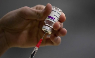 Diario HOY | Aclaran que vacuna AstraZeneca no está contraindicada en personas que sufrieron trombosis