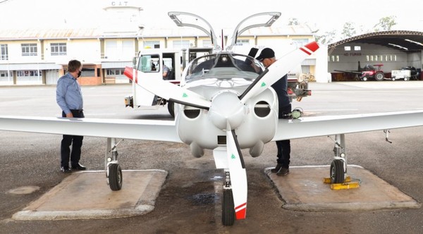 Empresa brasileña busca fabricar aviones en nuestro país