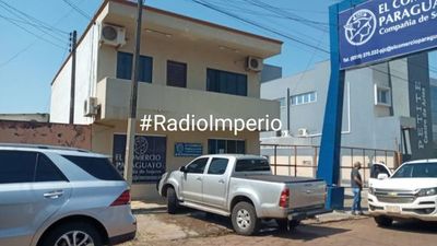 Allanan una casa de seguros y una escribanía por presuntos hechos de lavado de dinero