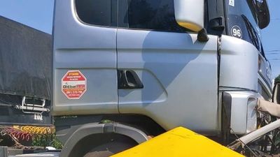 Taxista muere tras chocar contra un camión en Arroyos y Esteros
