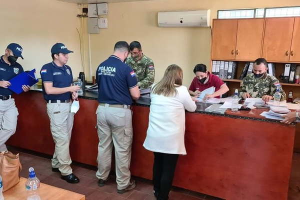 Destituyen a director de Dimabel tras supuesta venta de armas incautadas - Noticiero Paraguay