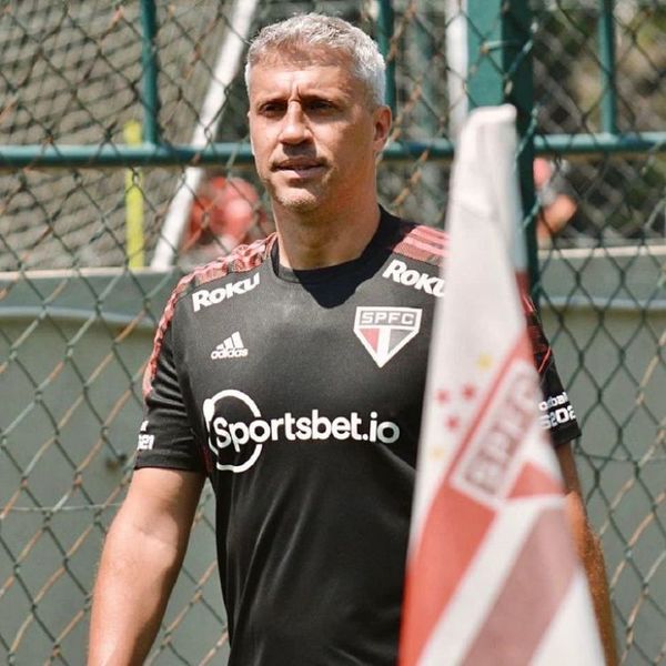 Sao Paulo anuncia la salida de Hernán Crespo