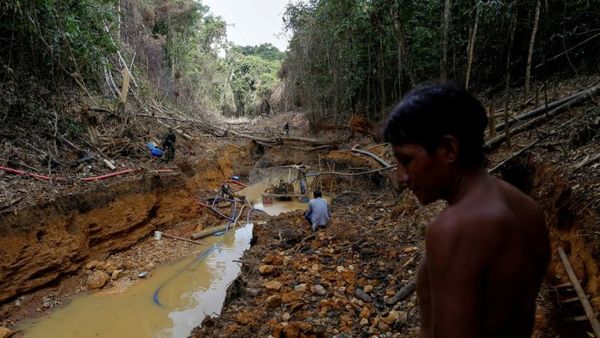 Dos niños son engullidos por el río tras jugar cerca de una maquinaria de mineros en Brasil