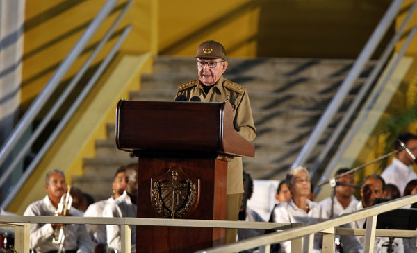 Raúl Castro envía un saludo a Vladimir Putin con el vicepresidente Borisov - MarketData