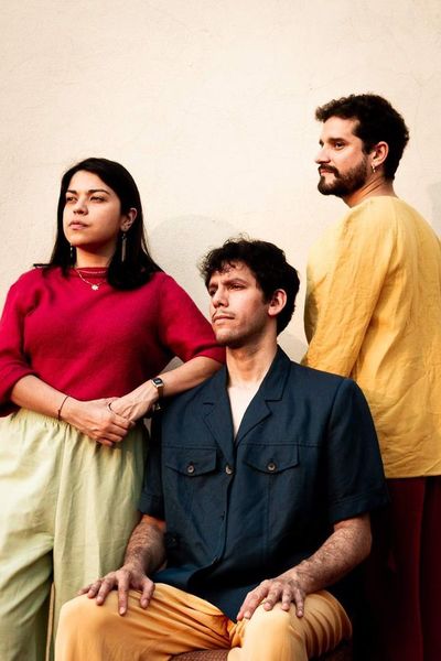 Trío Blue invita a un paseo por su universo - Música - ABC Color