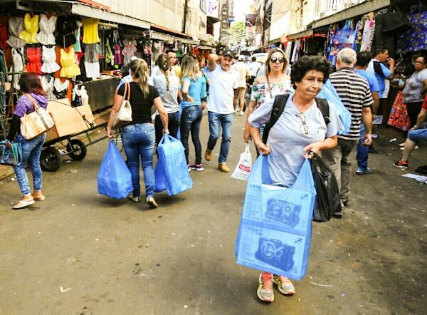 Buena afluencia de turistas en CDE por feriado en el Brasil