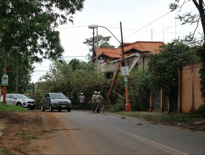 72 alimentadores dejaron de funcionar a causa del fuerte temporal · Radio Monumental 1080 AM