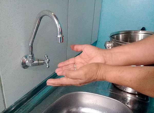 Cuestionada aguatera deja sin agua a pobladores del barrio La Blanca de CDE - La Clave