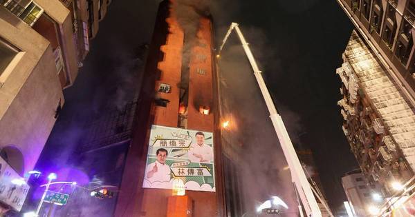 La Nación / Taiwán: incendio en un edificio dejó 46 muertos