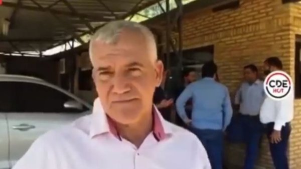 Intendente de Hernandarias se puso mimoso con periodista: “Bueno mi amor”, le dijo (video)