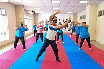 Adultos Mayores retoman clases presenciales - Polideportivo - ABC Color