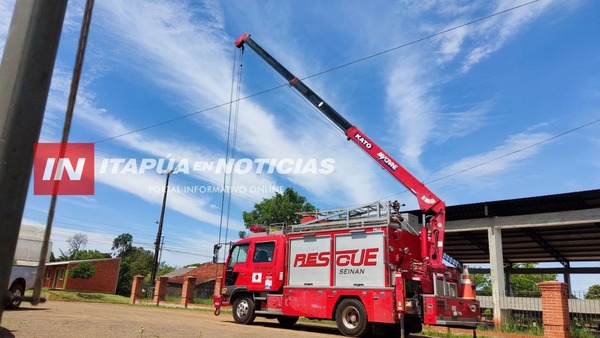 BOMBEROS DE FRAM RECIBEN FLAMANTE CAMIÓN DE RESCATE PESADO