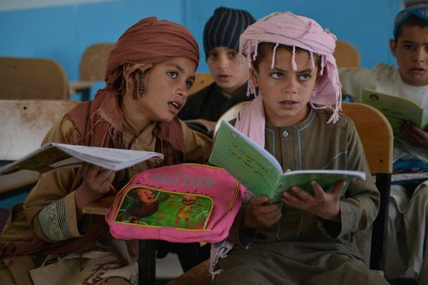 Los talibanes no ceden a las críticas por sus límites a la educación femenina - Mundo - ABC Color