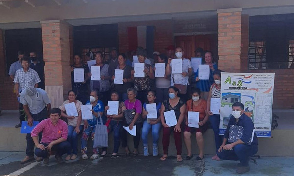 Coronel Oviedo: Comité de mujeres recibe subsidio habitacional del MUVH - OviedoPress