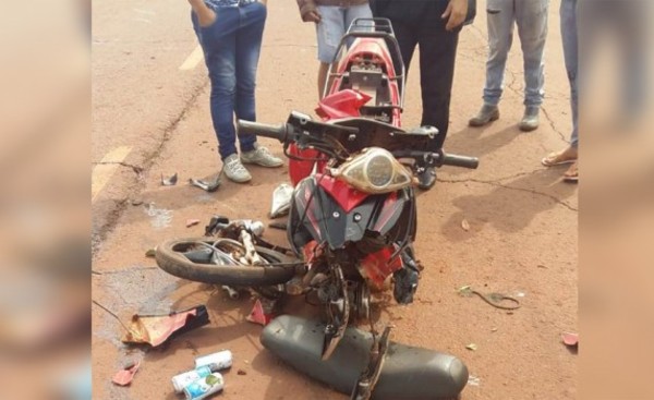 Motociclista sufrió lesiones tras chocar contra un camión