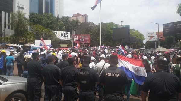 Paro docente en este momento "causa tremendo daño" y "no tiene justificativo", acusan desde el MEC - ADN Digital