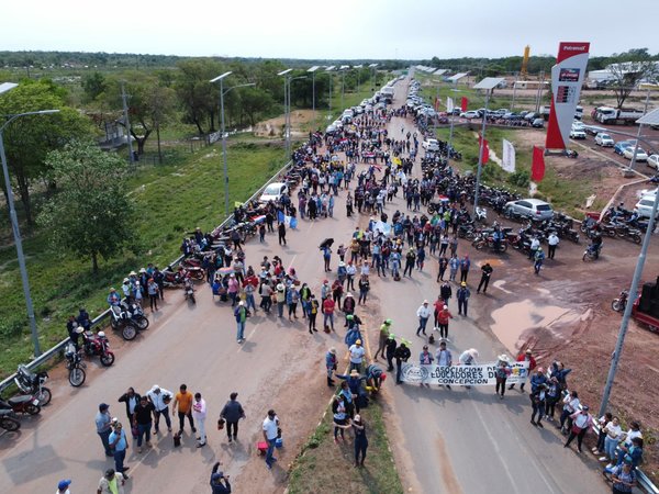 Huelga docente: Sigue cierre de ruta y alumnos toman colegio