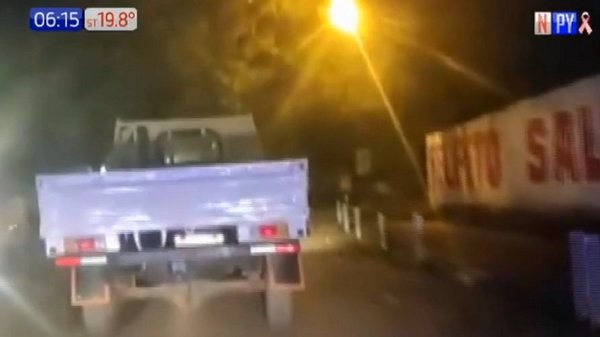 Atropelló a motocicleta y quiso huir | Noticias Paraguay