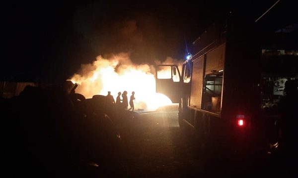 Local se incendia en Santa Rita