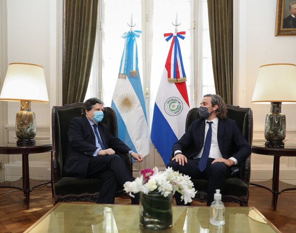 Cancilleres de Paraguay y Argentina acuerdan reabrir tres puntos fronterizos