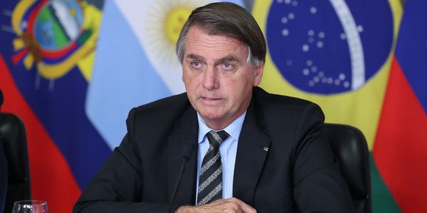Bolsonaro dice que se inclina por privatizar Petrobras