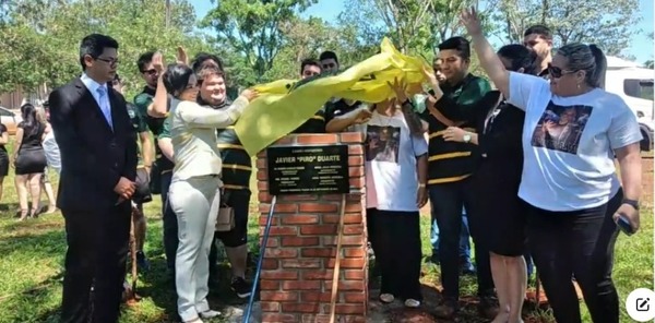 Descubren monolito en la futura cancha de rugby Javier “Piro” Duarte en Pdte. Franco - La Clave