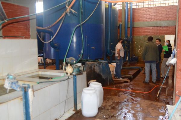Tras denuncia de usuarios intervienen aguatera en CDE