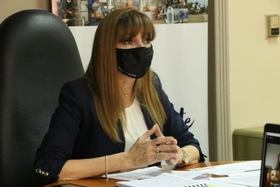 Ministra sostuvo que la huelga docente no fue comunicada en forma al Ministerio del Trabajo - Megacadena — Últimas Noticias de Paraguay