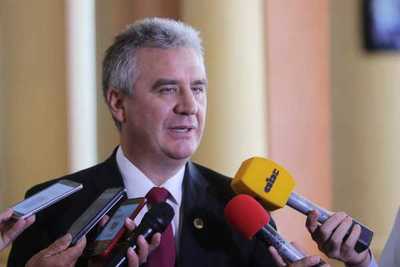 Baccheta volvió al oficialismo y su hermano consiguió ser nombrado consejero del BNF - ADN Digital