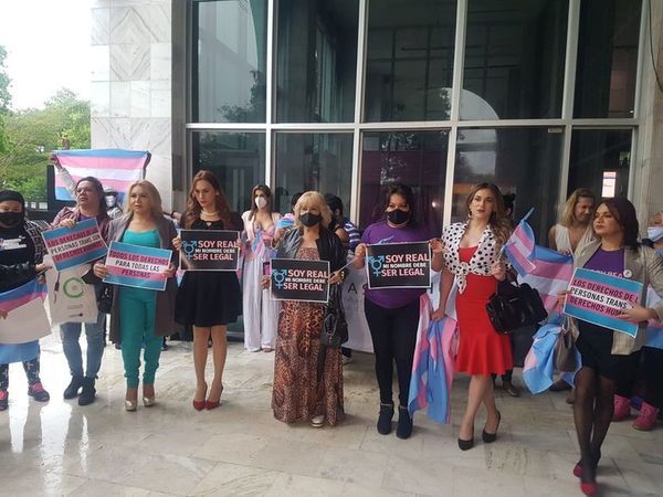 Personas trans exigen a la Justicia que reconozca sus identidades - Nacionales - ABC Color