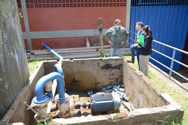 Miles de usuarios de Ciudad del Este viven en zozobra por la falta de agua - La Clave