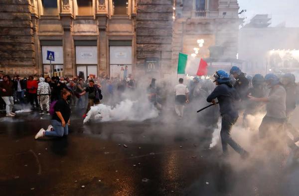 Antivacunas protestaron en el primer día del "pase verde" obligatorio para trabajadores - .::Agencia IP::.