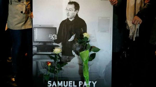 Francia recuerda a Samuel Paty, el profesor decapitado por mostrar caricaturas de Mahoma