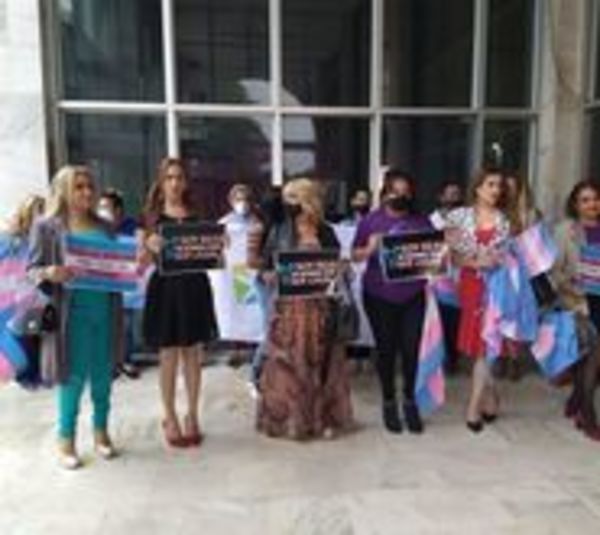 Activistas trans solicitan reconocimiento de sus nombres - Paraguay.com
