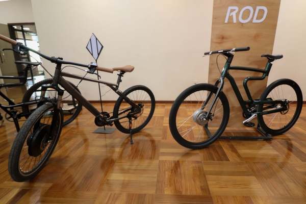 Joven paraguayo fabrica innovadoras bicicletas eléctricas con aprobación internacional