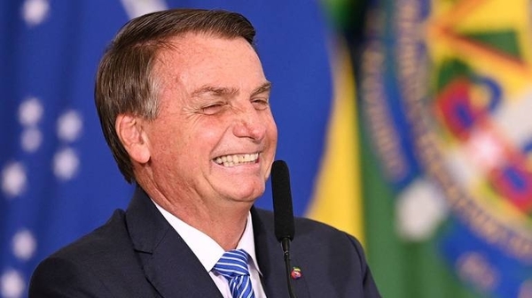 Diario HOY | Bolsonaro es señalado de misoginia por vetar distribución gratuita de toallas higiénicas