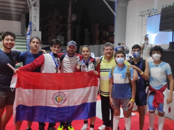 Esgrimistas paraguayos traen medallas de Colombia - Megacadena — Últimas Noticias de Paraguay