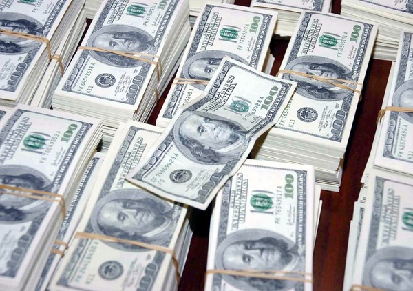 Bolivia recibió 918 millones de dólares en remesas entre enero y agosto - MarketData