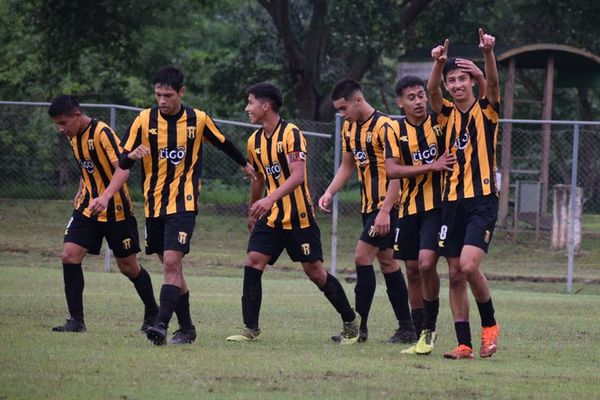 Sub 16: Guaraní quedó como único escolta de Olimpia  - Fútbol - ABC Color