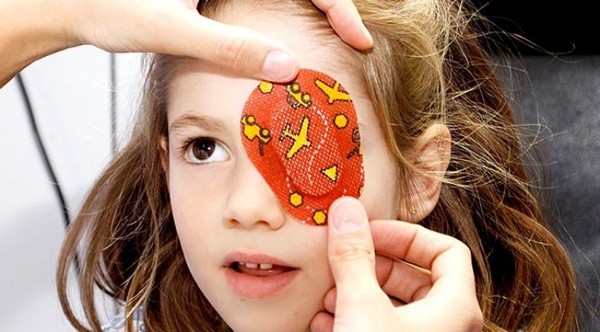 Salud insta a prestar atención a niños con estrabismo u ojo desviado