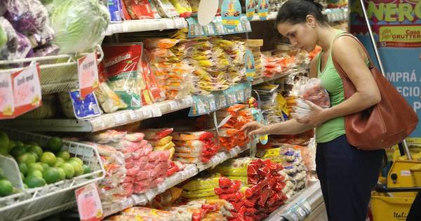 La Nación / Por 3er. mes seguido consumidor local se mantiene optimista