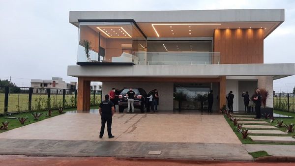 Allanan propiedades vinculadas a la organización de Miguel Servín