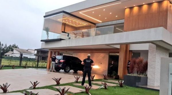 Allanan lujosas viviendas en PJC pertenecientes a presunto narco