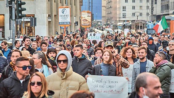 Protestas en Italia por vigencia del pasaporte sanitario