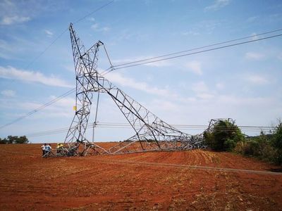 El sistema de transmisión de ANDE está con baja confiabilidad tras caída de dos torres de la línea de 500 kV - Nacionales - ABC Color